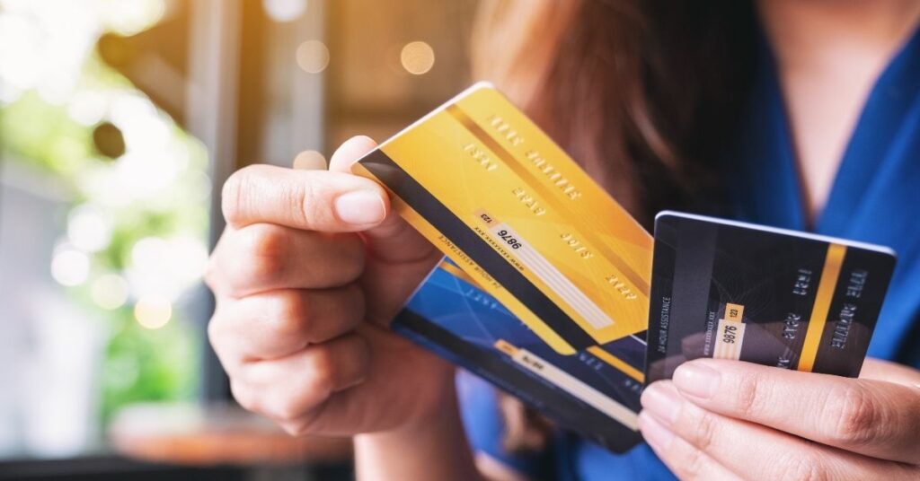 Qué son las tarjetas revolving y cómo funcionan (AdobeStock)